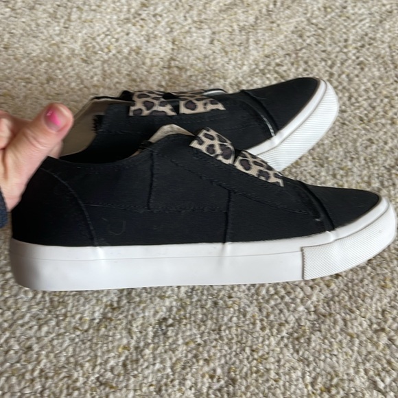 NWOT women’s casual shoes with memory foam sz 7 - Picture 6 of 6